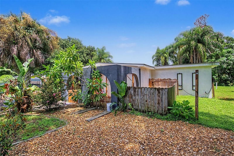2767 Belle Haven Dr, Clearwater, FL 33763