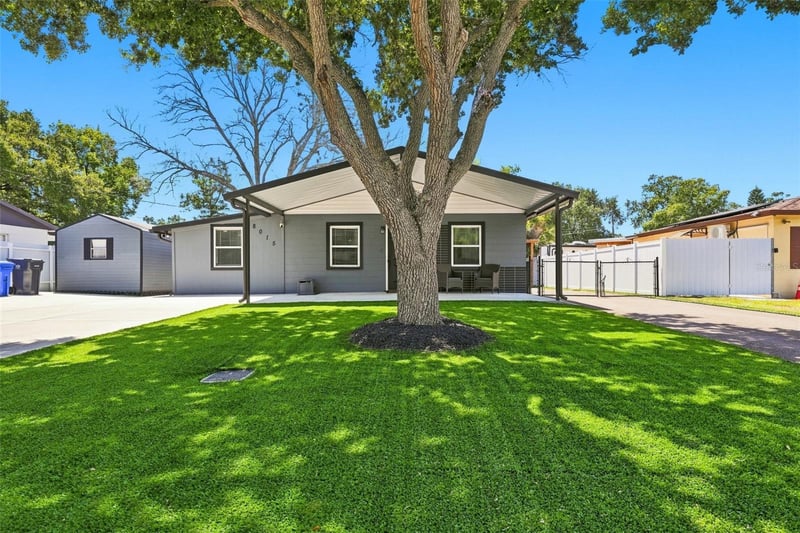 8015 Tudor Pl, Tampa, FL 33610