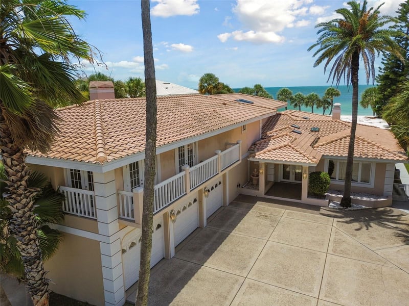 1520 Gulf Blvd, Belleair Beach, FL 33786