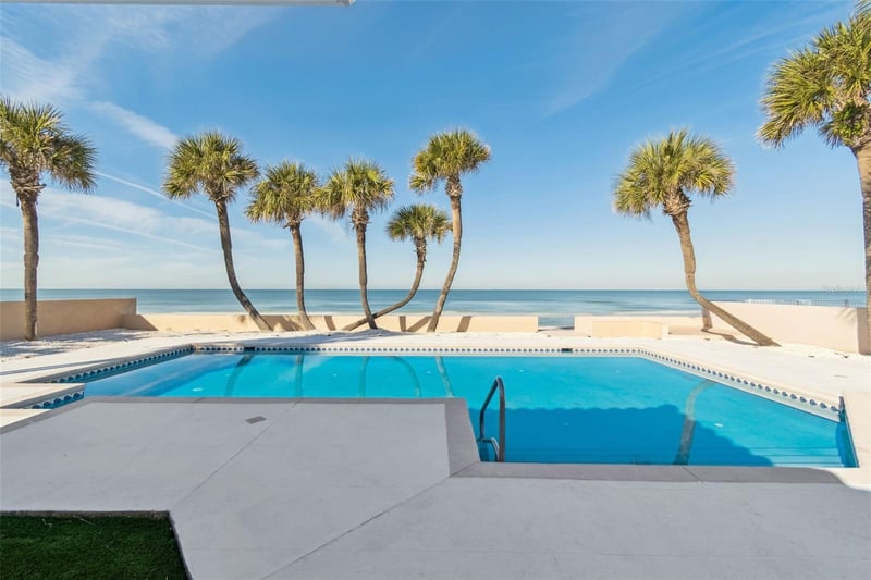 1520 Gulf Blvd, Belleair Beach, FL 33786