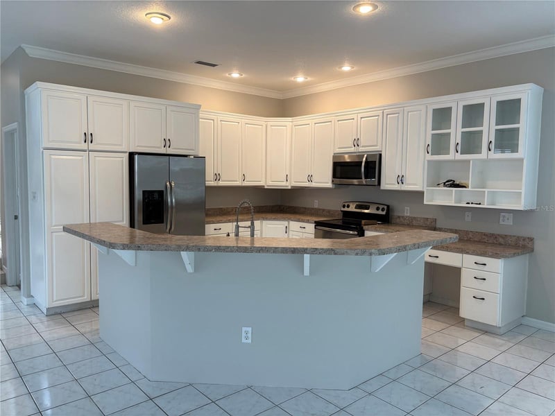5535 Bates St, Seminole, FL 33772