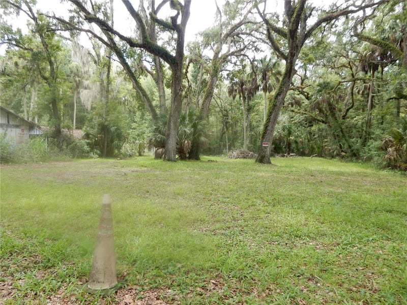 38006 Central Ave, Zephyrhills, FL 33540