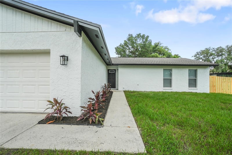 1901 Lakeview Dr, Brandon, FL 33511
