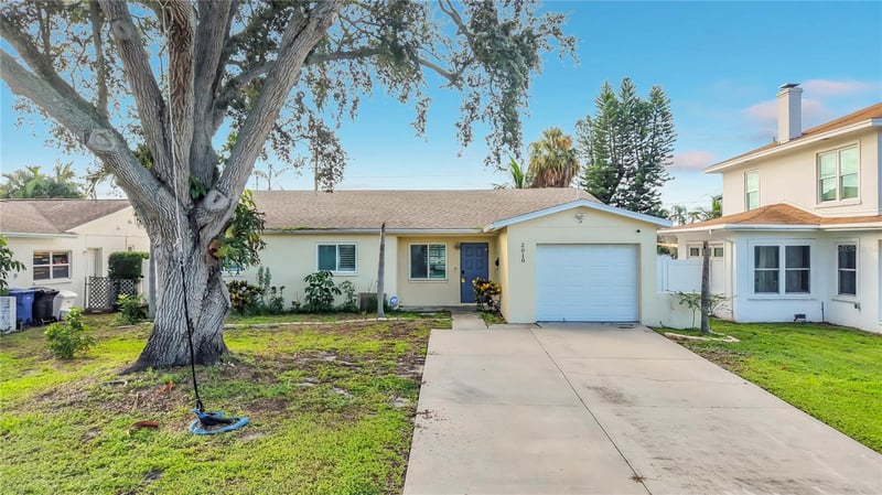 2010 Bayou Grande Blvd NE, St Petersburg, FL 33703
