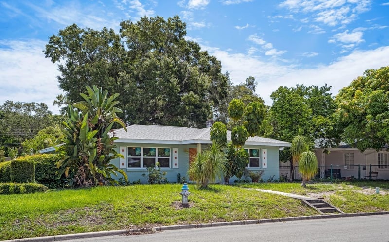 617 26th St W, Bradenton, FL 34205