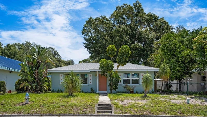 617 26th St W, Bradenton, FL 34205