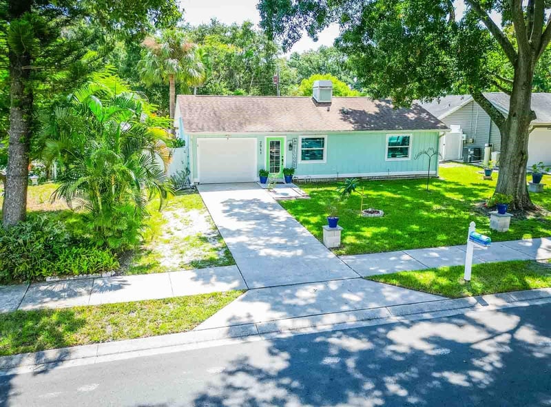 2941 Bay View Dr, Safety Harbor, FL 34695