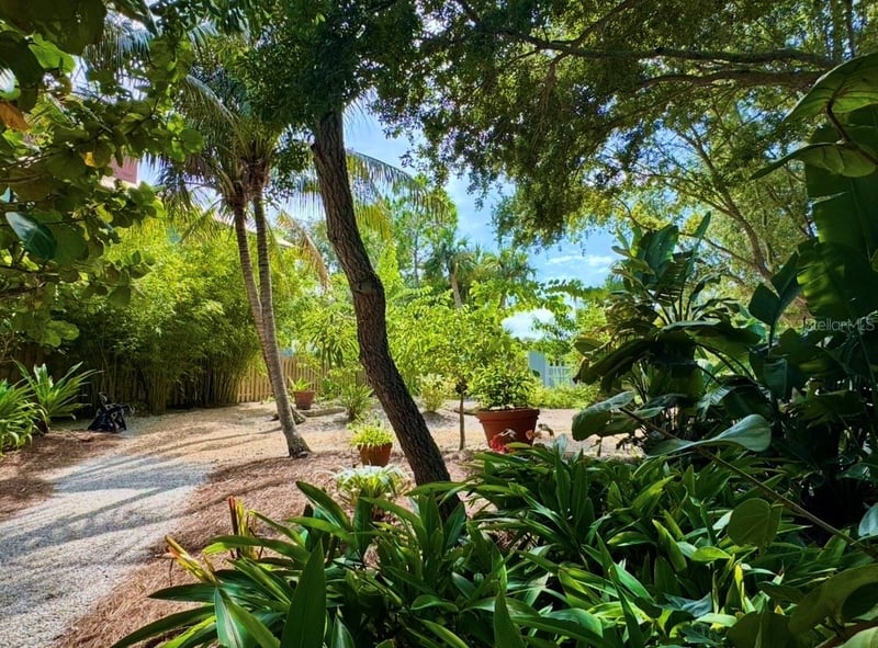 956 Bay Esplanade, Clearwater, FL 33767