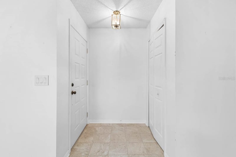 1001 Ardmore Way, Sun City Center, FL 33573