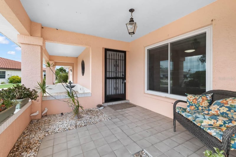 1001 Ardmore Way, Sun City Center, FL 33573