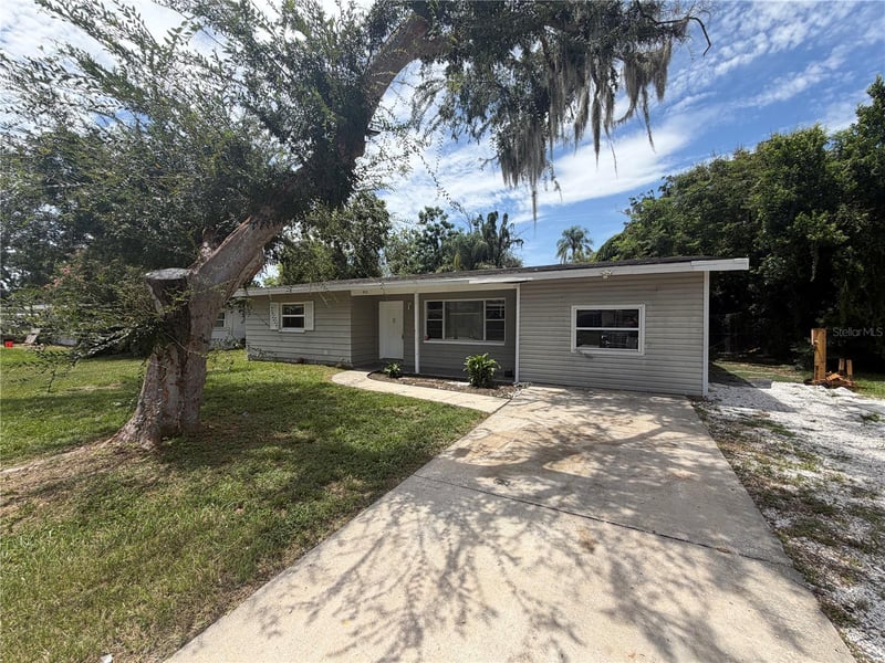 912 Skyview Dr, Brandon, FL 33510