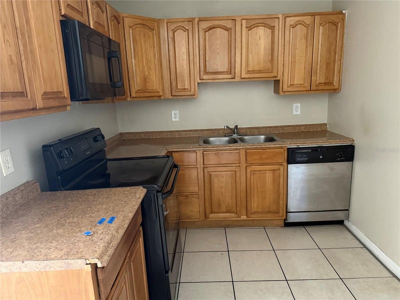 912 Skyview Dr, Brandon, FL 33510