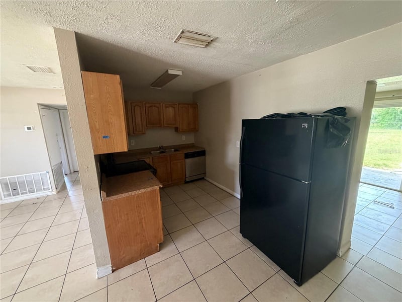 912 Skyview Dr, Brandon, FL 33510