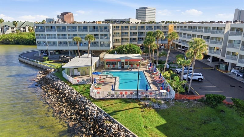 2506 N Rocky Point Dr #315, Tampa, FL 33607