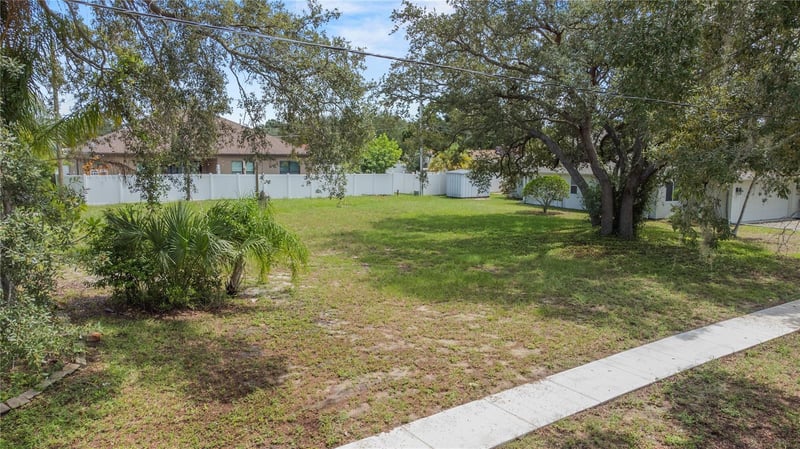 Kenneth Way, Tarpon Springs, FL 34689