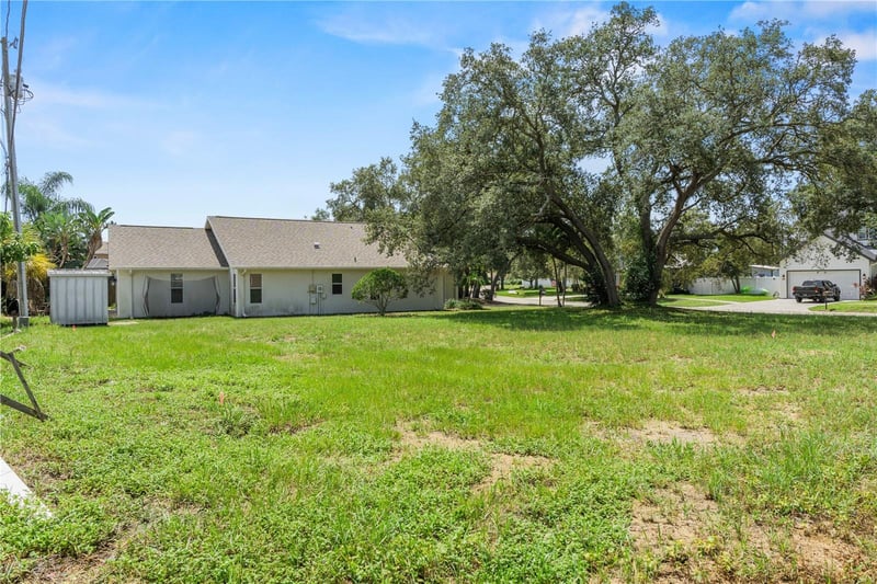 Kenneth Way, Tarpon Springs, FL 34689