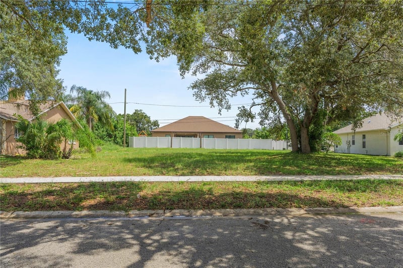 Kenneth Way, Tarpon Springs, FL 34689