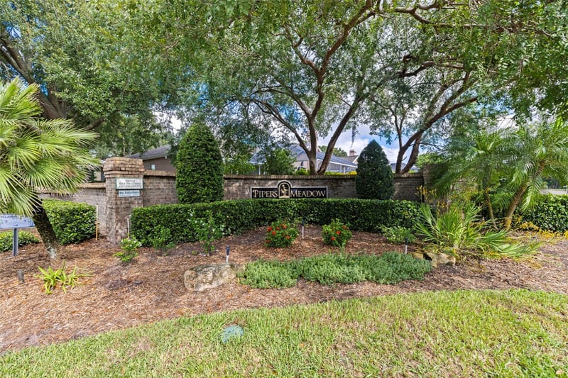 1671 Castlewood Ln, Palm Harbor, FL 34683