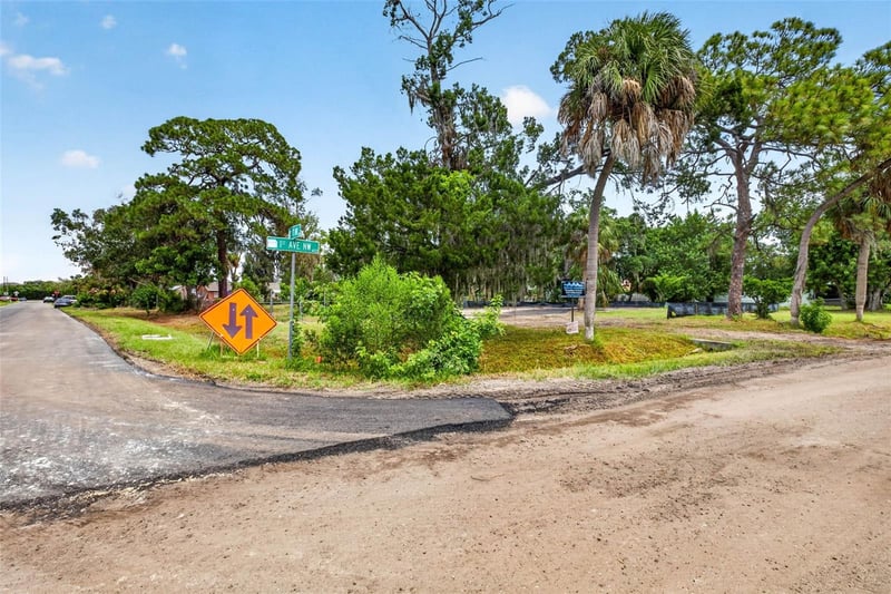 409 1st Ave NW, Ruskin, FL 33570