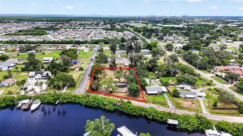 409 1st Ave NW, Ruskin, FL 33570