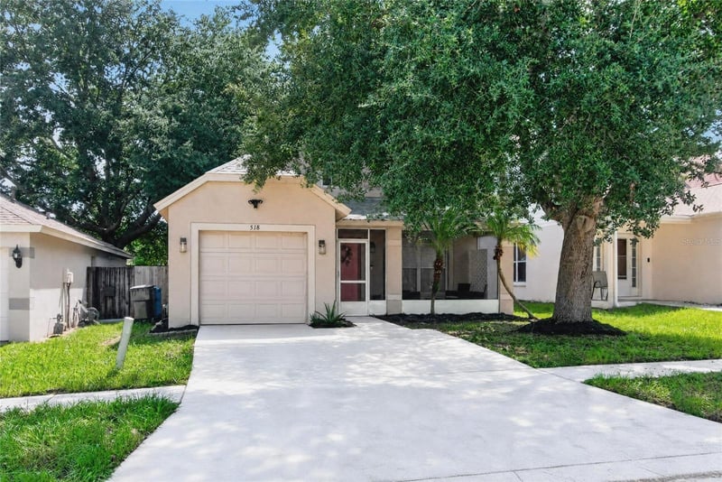 518 Summer Sails Dr, Valrico, FL 33594