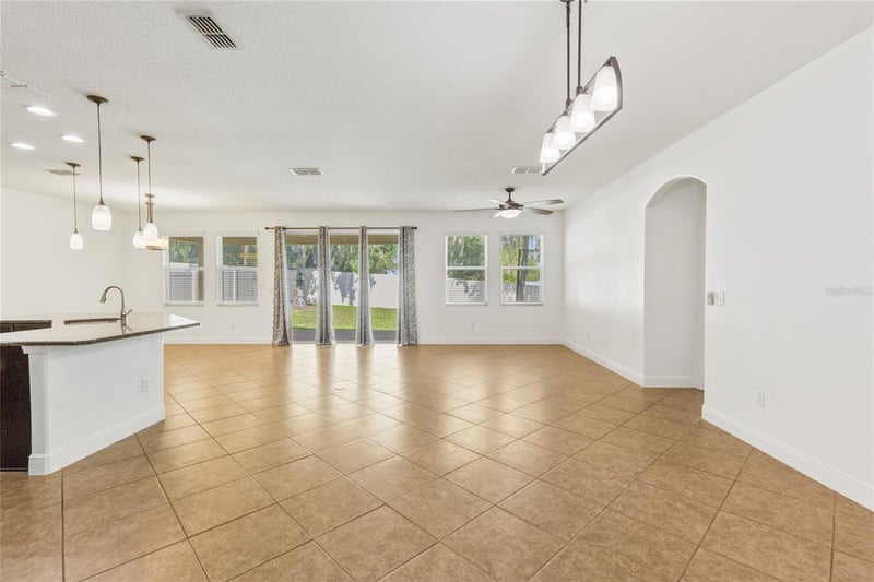6706 Riverside Bluffs Dr, Riverview, FL 33578
