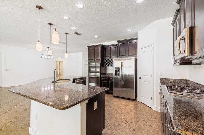 6706 Riverside Bluffs Dr, Riverview, FL 33578