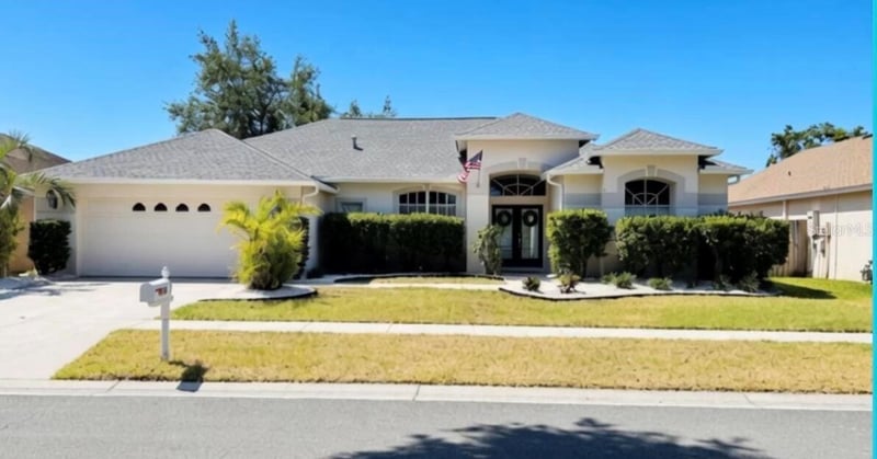 1820 S Ridge Dr, Valrico, FL 33594