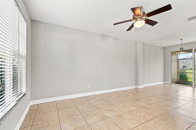 12225 Country White Cir, Tampa, FL 33635