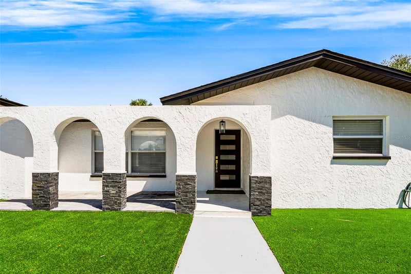 1077 40th Ave NE, St Petersburg, FL 33703