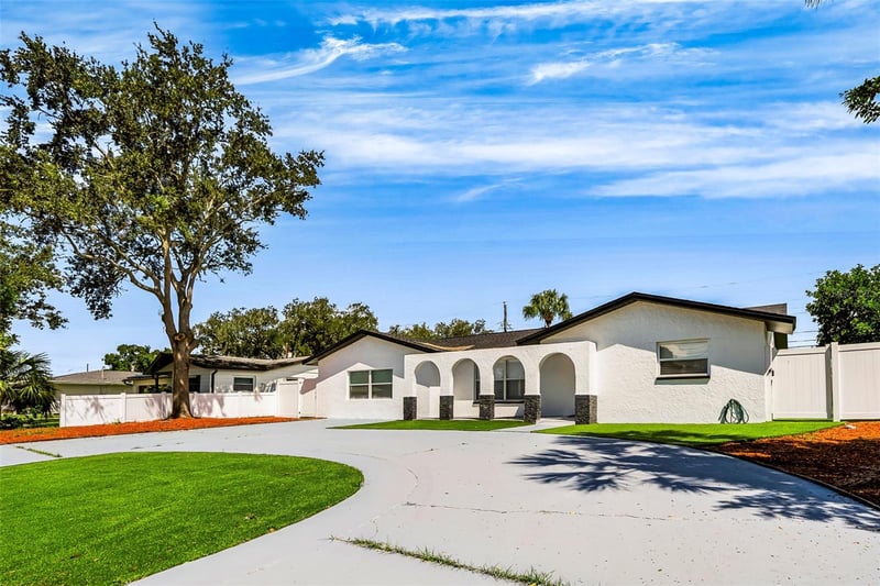 1077 40th Ave NE, St Petersburg, FL 33703