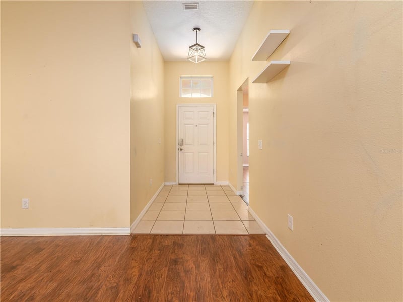 37154 Highland Bluff Cir, Dade City, FL 33523