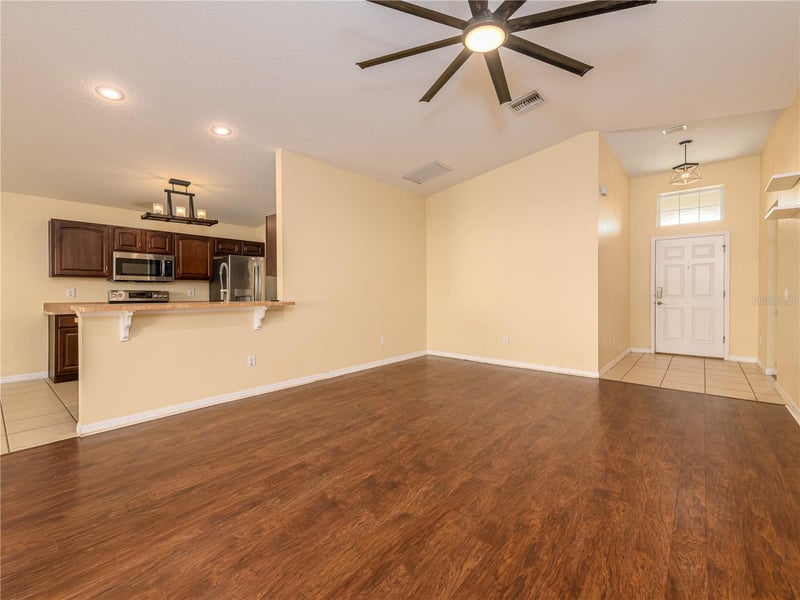 37154 Highland Bluff Cir, Dade City, FL 33523