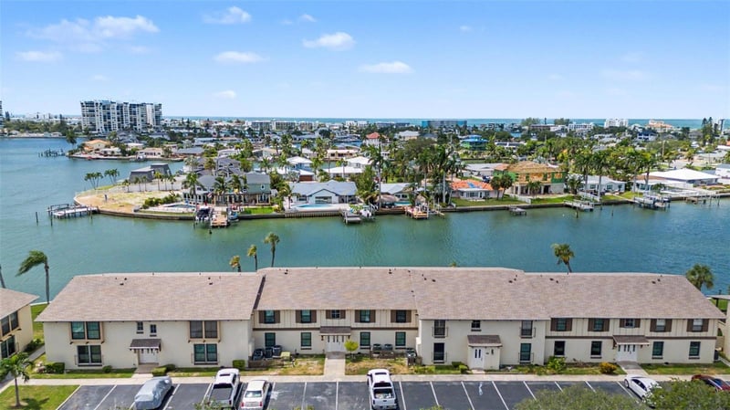 519 Plaza Seville Ct #39, Treasure Island, FL 33706