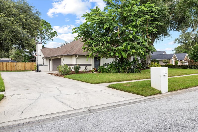 18243 Clear Lake Dr, Lutz, FL 33548