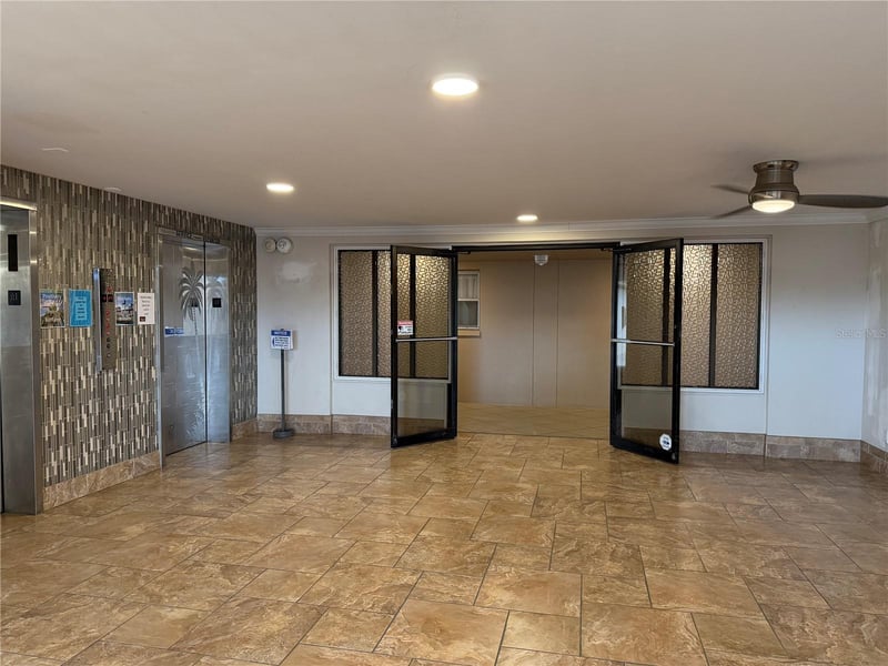 5200 Brittany Dr S #609, St Petersburg, FL 33715