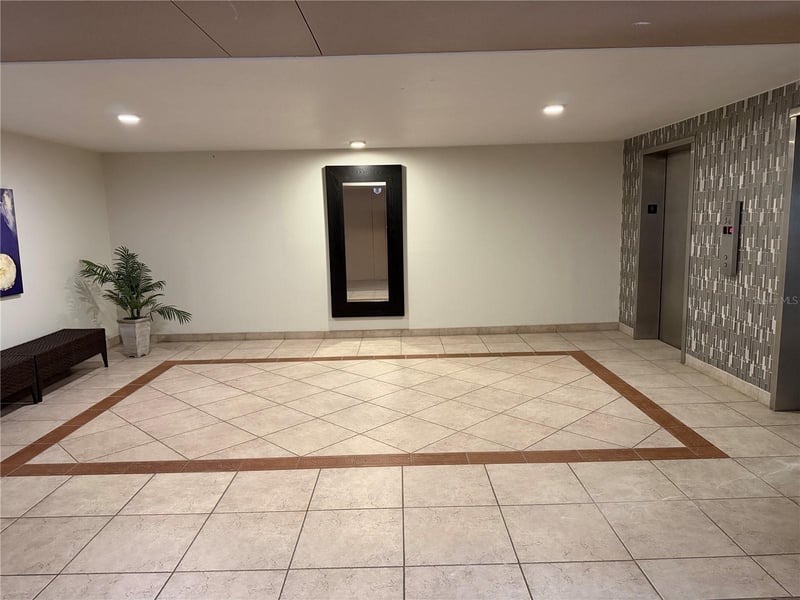 5200 Brittany Dr S #609, St Petersburg, FL 33715