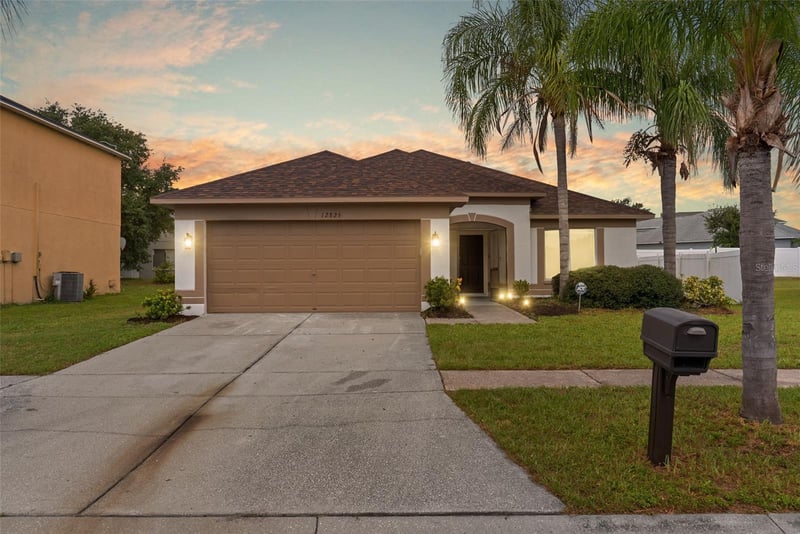 12826 Longcrest Dr, Riverview, FL 33579