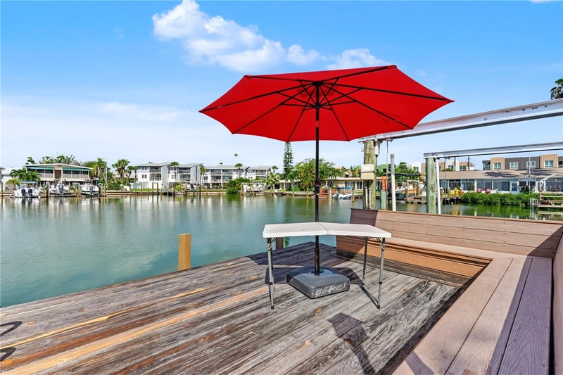 12000 4th St E, Treasure Island, FL 33706