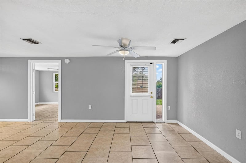 9831 Rainbow Ln, Port Richey, FL 34668