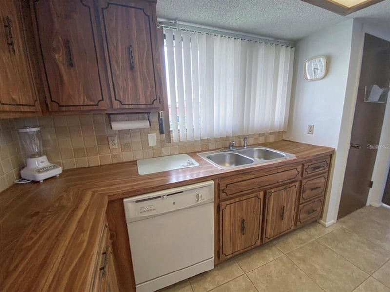 9940 Eagles Point Cir #4, Port Richey, FL 34668