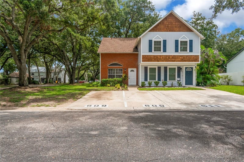609 Saint Henry Dr, Brandon, FL 33511