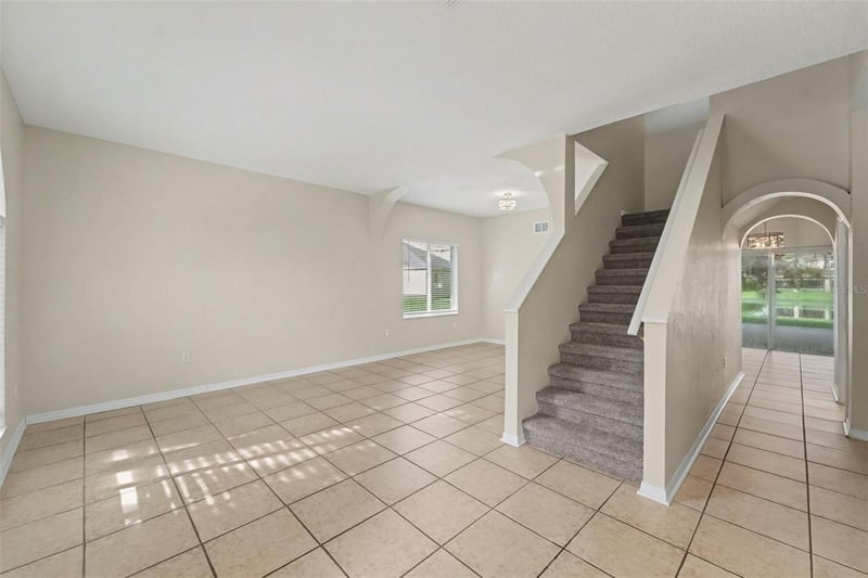 19431 Sandy Springs Cir, Lutz, FL 33558