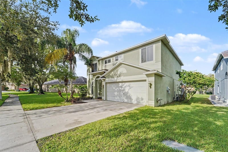 19431 Sandy Springs Cir, Lutz, FL 33558