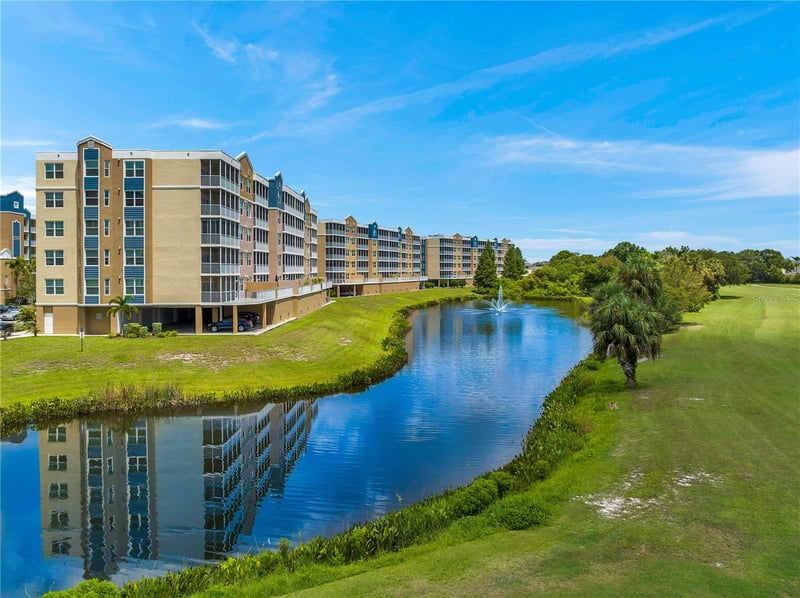 960 Starkey Rd #7205, Largo, FL 33771