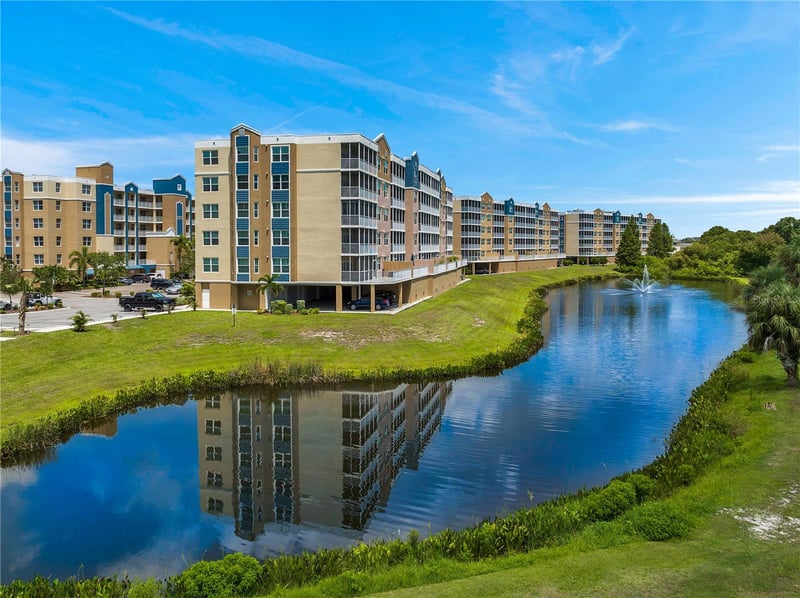 960 Starkey Rd #7205, Largo, FL 33771