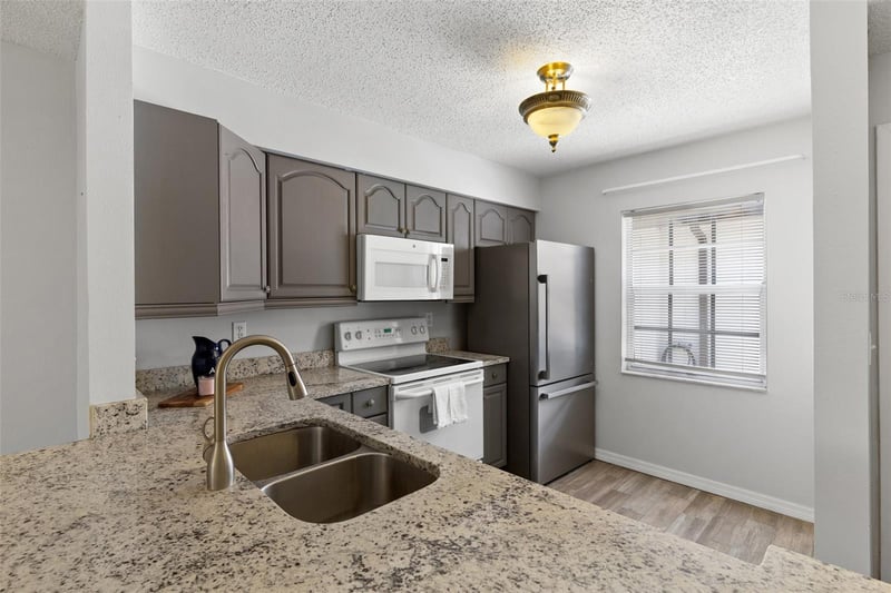 3137 Mission Grove Dr, Palm Harbor, FL 34684