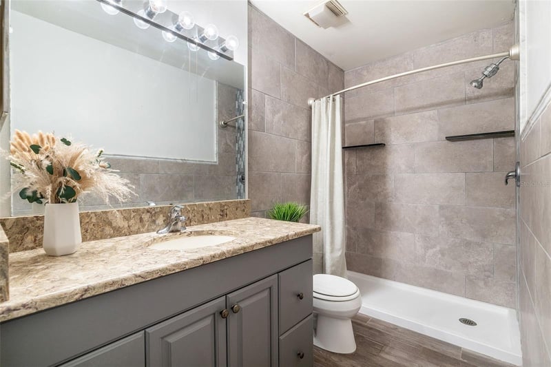 3137 Mission Grove Dr, Palm Harbor, FL 34684