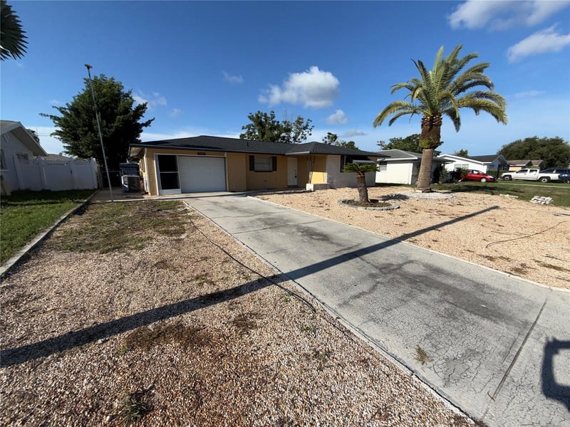 7905 Mimosa Dr, Port Richey, FL 34668