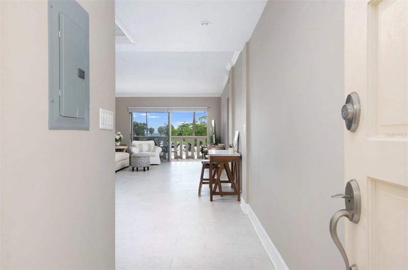 1200 N Shore Dr NE #208, St Petersburg, FL 33701